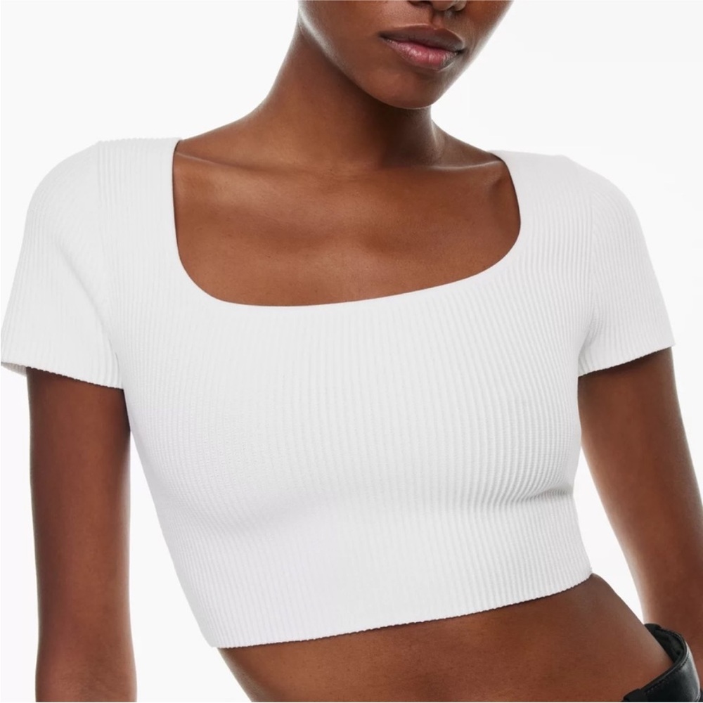 XS Babaton Aritzia White Square Neck Sculpt Knit Ribbed T-Shirt Crop Top Basic